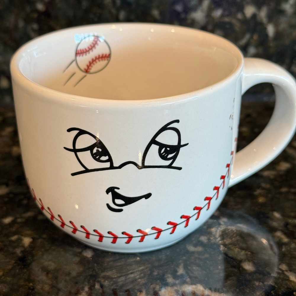 MULBERRY BASEBALL COFFEE
MUG Smiling